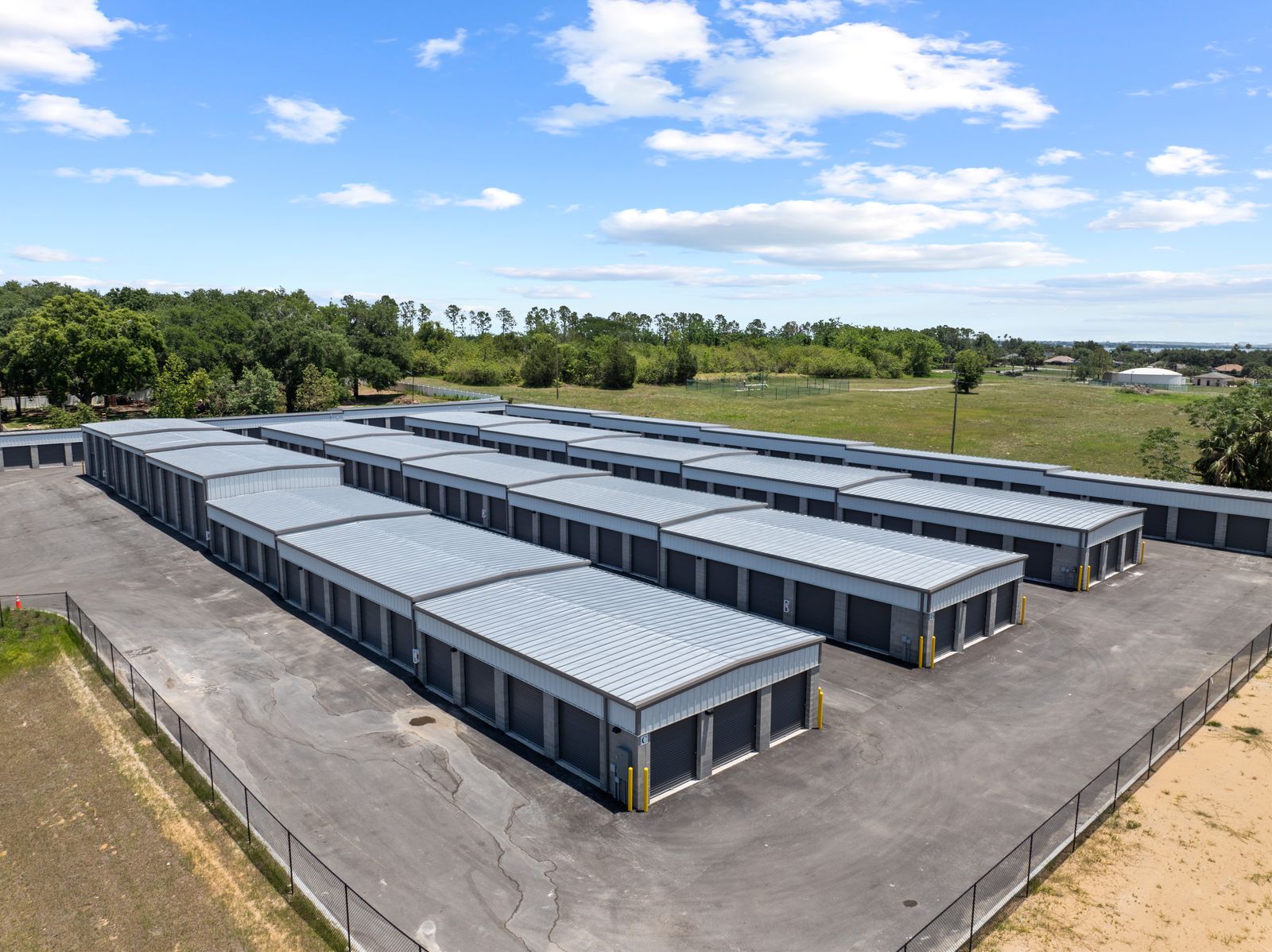 Aerial view of the FreeUp Storage Eustis facility in Grand Island, FL